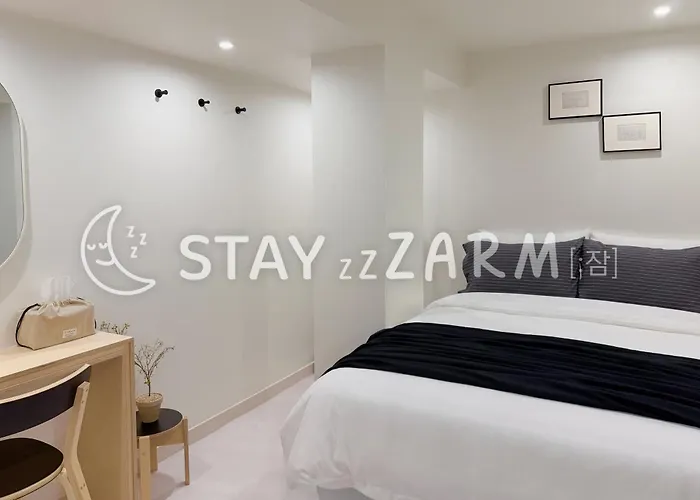 Hotel Station Zzzarm , 잠 Ciudad Metropolitana de Busan